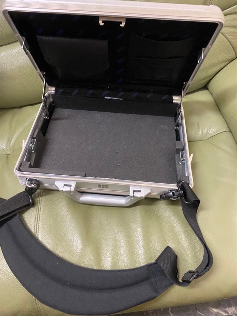 RIMOA TOPAS 2WAYアタッシュケース カラー シルバー