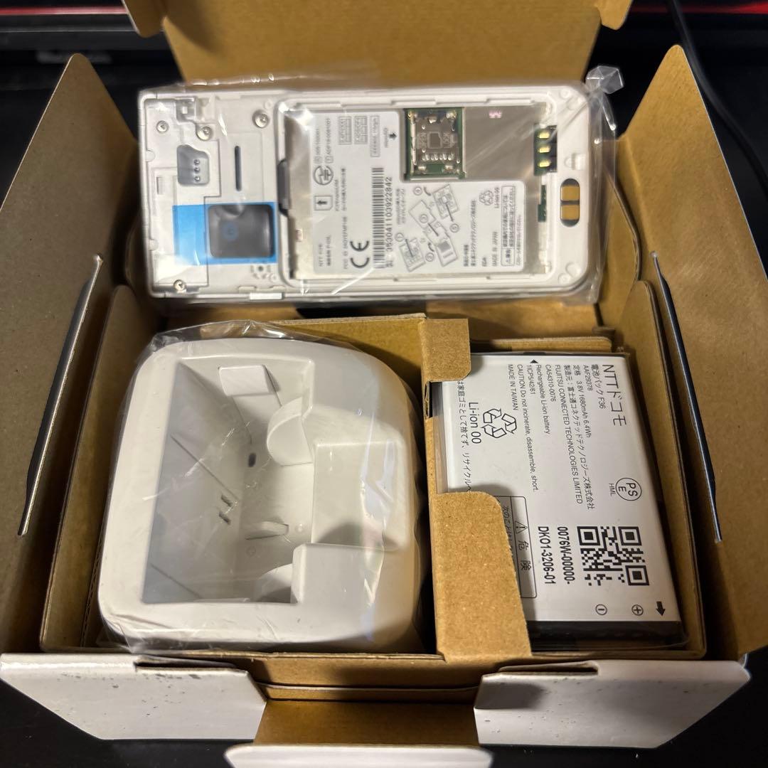 docomo arrows F-03L 本体