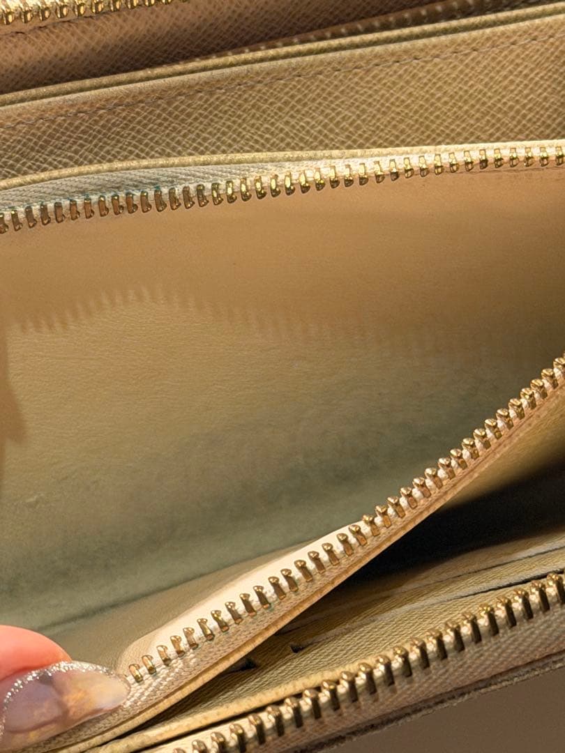 値下げ！ルイヴィトン ダミエアズール ジッピーウォレット N60019