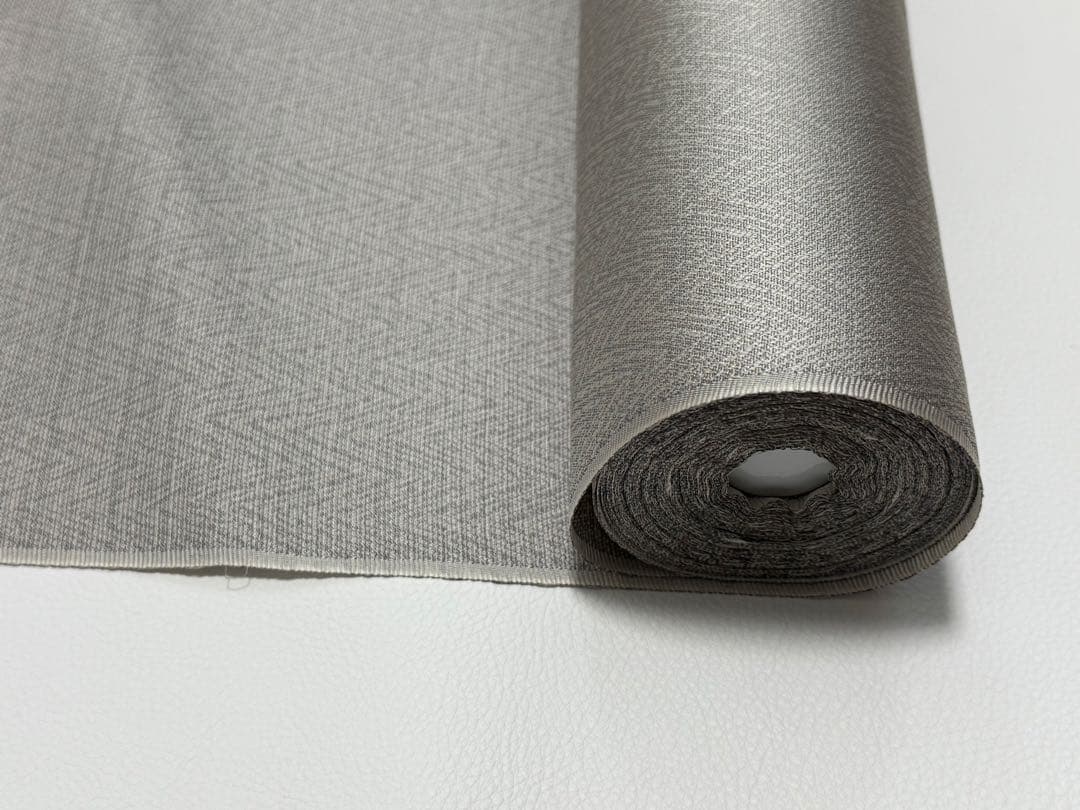 新品未使用　お召 西陣織 正絹 反物　先染め　広幅　グレー　御召機の匠　幾何学柄