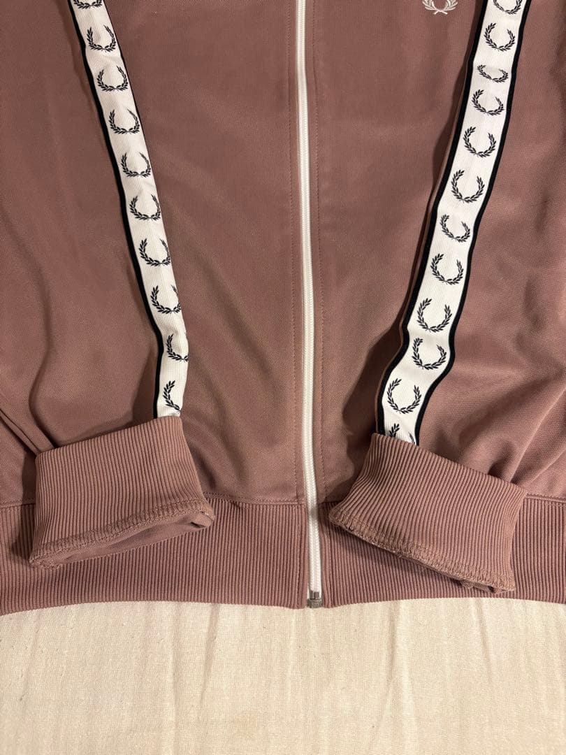 FRED PERRY トラックジャケット　スモークピンク