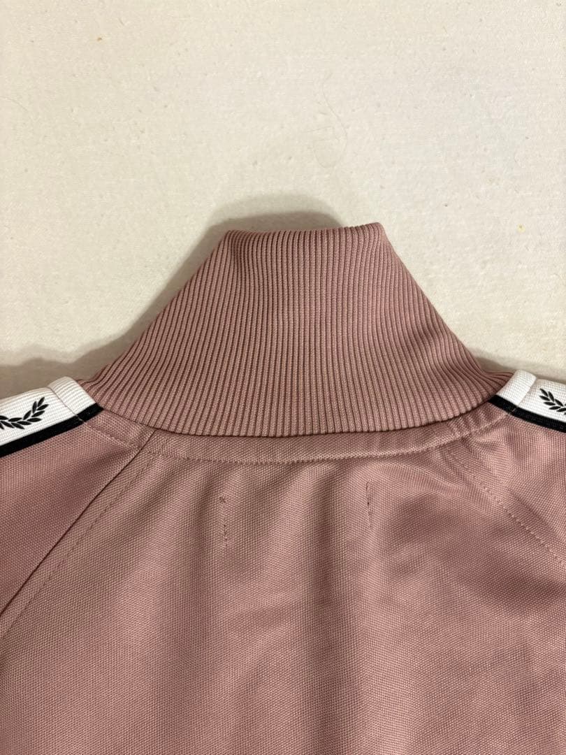 FRED PERRY トラックジャケット　スモークピンク