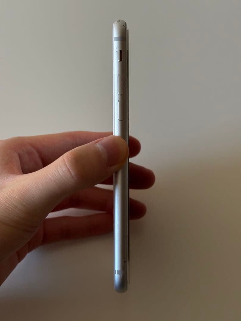 iPhone 8 Silver 64 GB SIMフリー