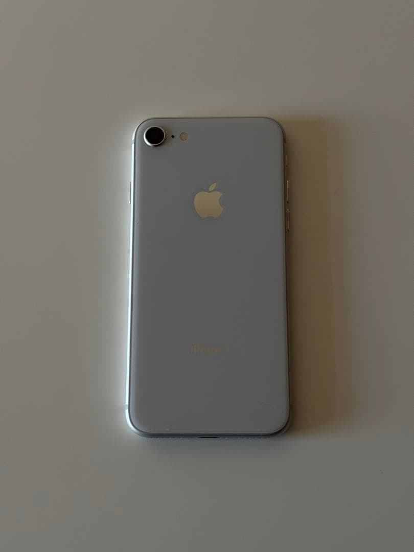 iPhone 8 Silver 64 GB SIMフリー