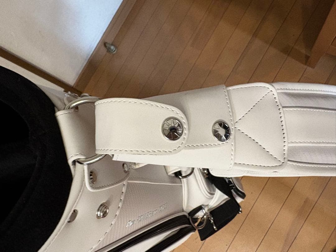 極美品　3点式　Bandel ゴルフバッグ・キャディバッグ　バンデル