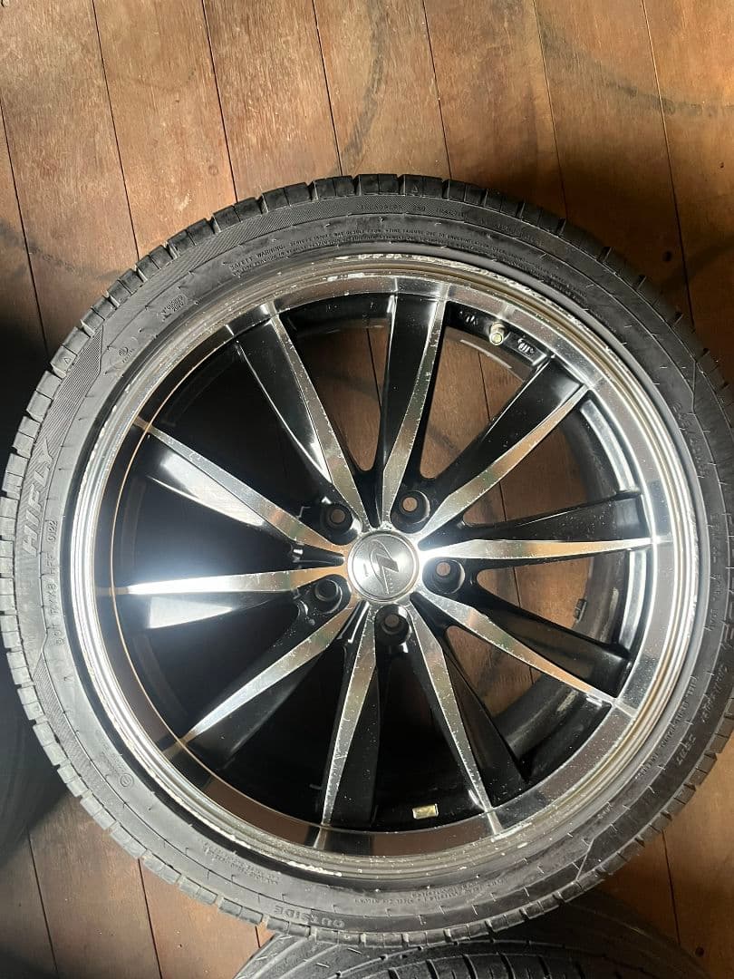 レオニスタイヤホイールセット　245/40R19 PCD 114 19X8J