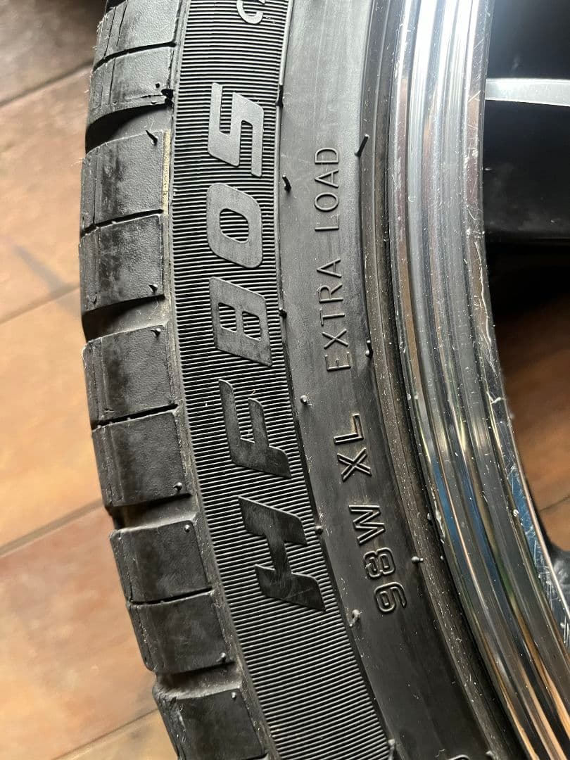 レオニスタイヤホイールセット　245/40R19 PCD 114 19X8J