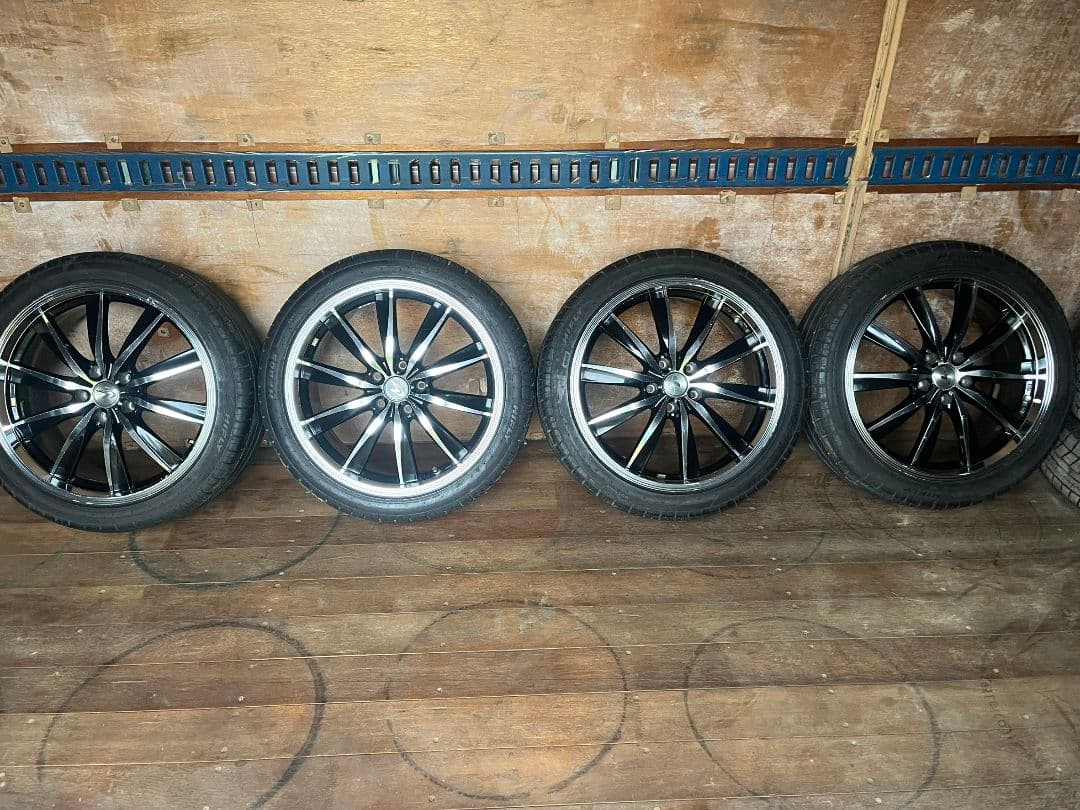 レオニスタイヤホイールセット　245/40R19 PCD 114 19X8J