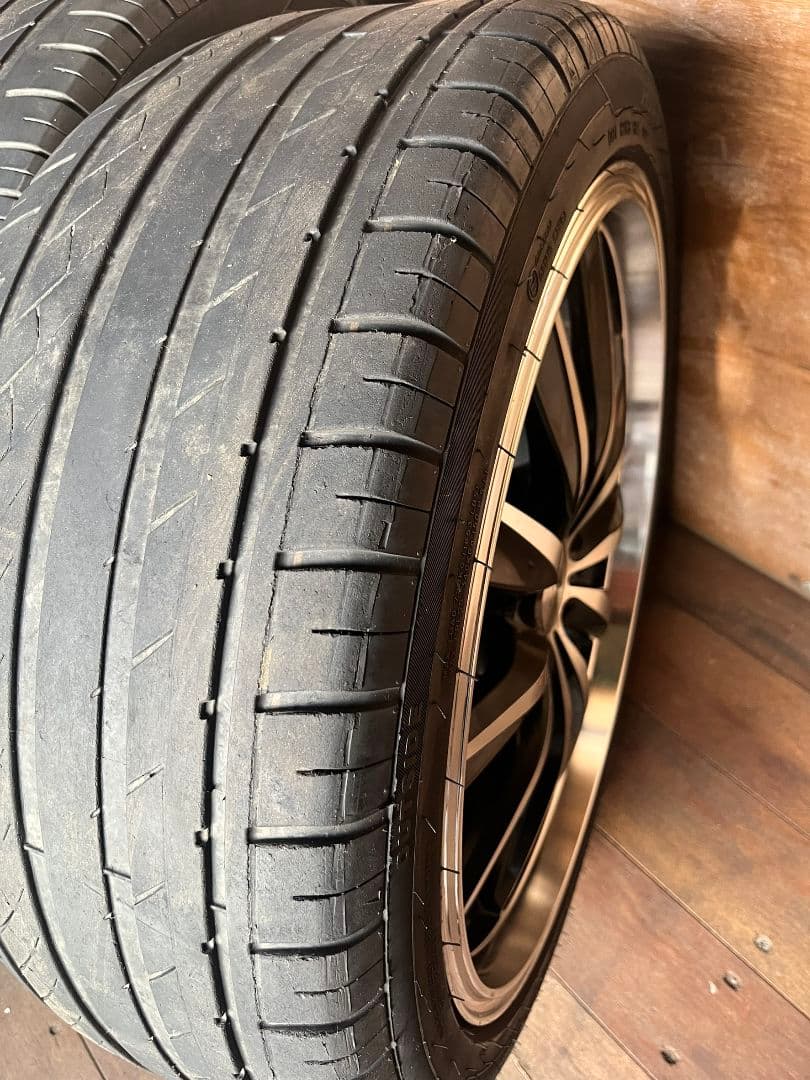 レオニスタイヤホイールセット　245/40R19 PCD 114 19X8J