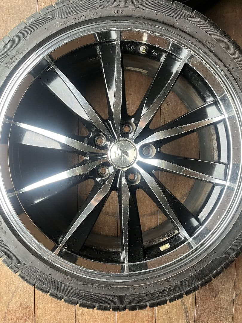 レオニスタイヤホイールセット　245/40R19 PCD 114 19X8J