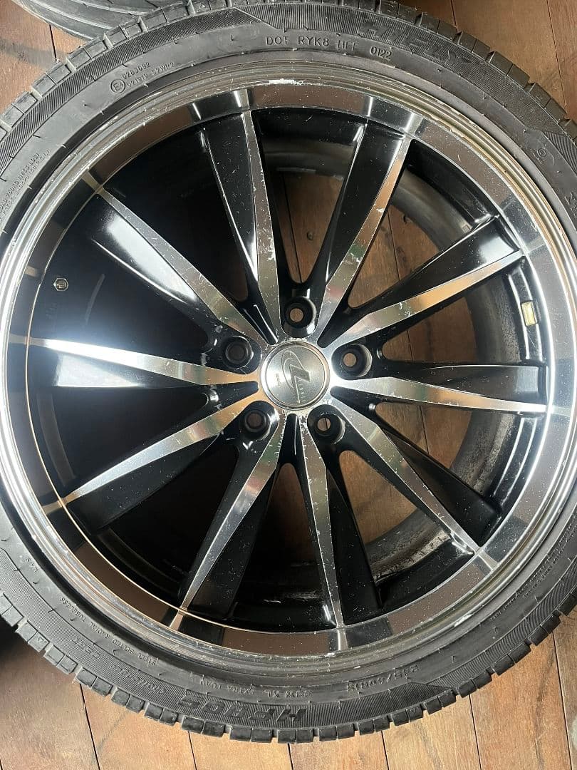 レオニスタイヤホイールセット　245/40R19 PCD 114 19X8J