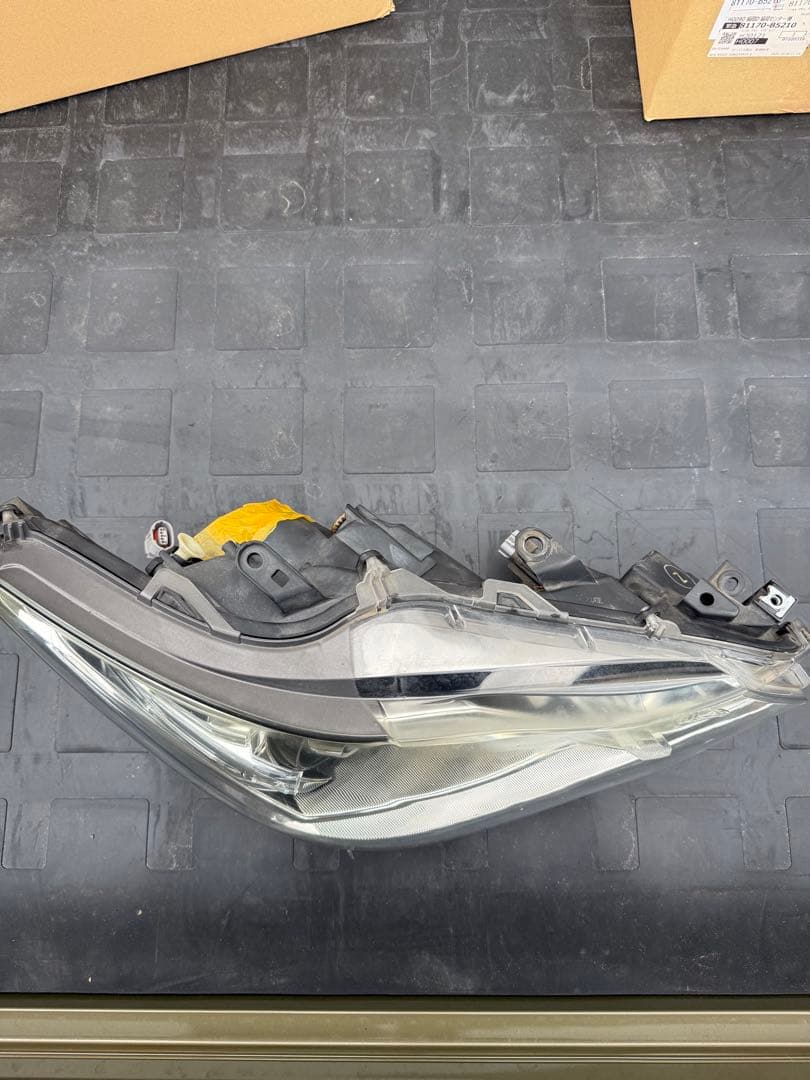 クラウンヘッドライト　grs214 右