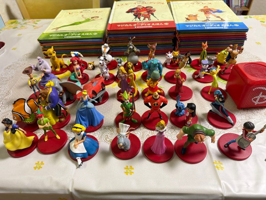 ディアゴスティーニ　ディズニーマジカルオーディオ絵本1〜37巻とフィギュア37体