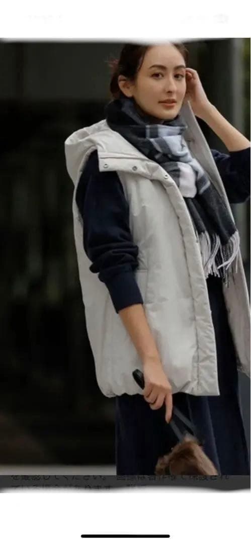 ICB　アイシービー パディングベスト　ダウンベスト　白