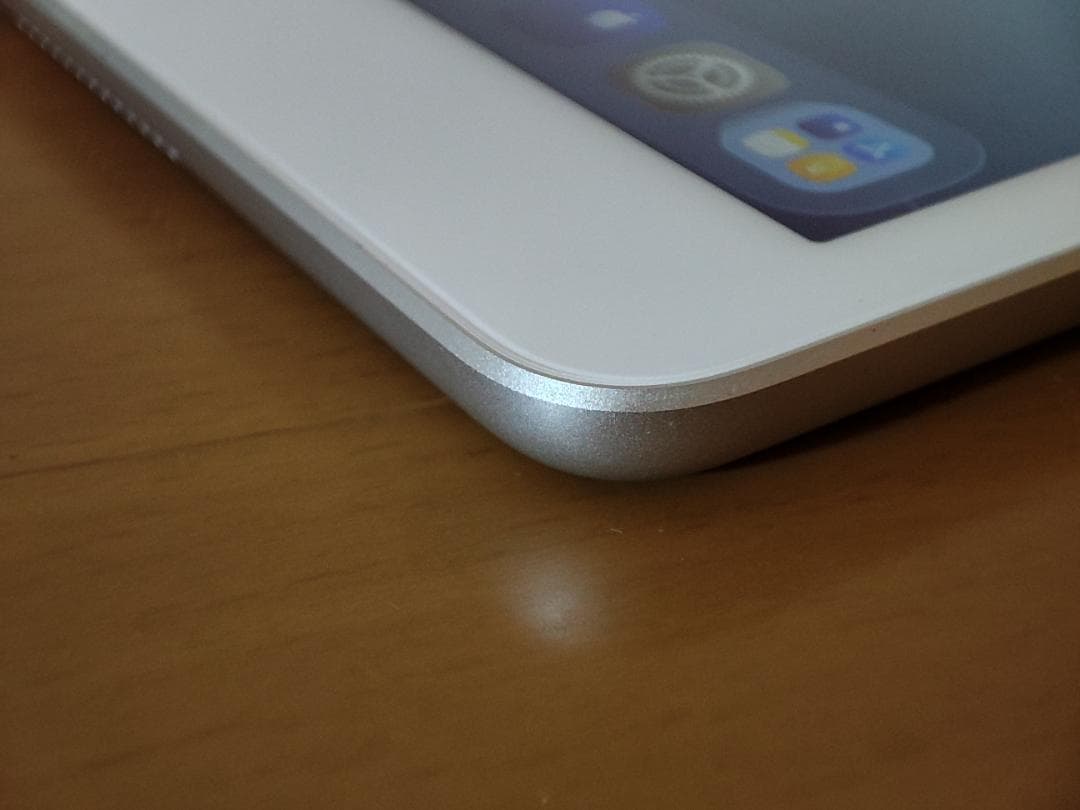 iPad 第8世代 Wi-Fi 128GB シルバー（外箱、純正充電器付）