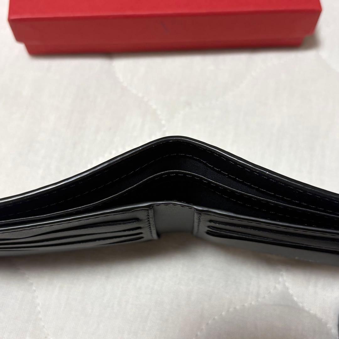 新品　VALENTINO VLTN 折り財布