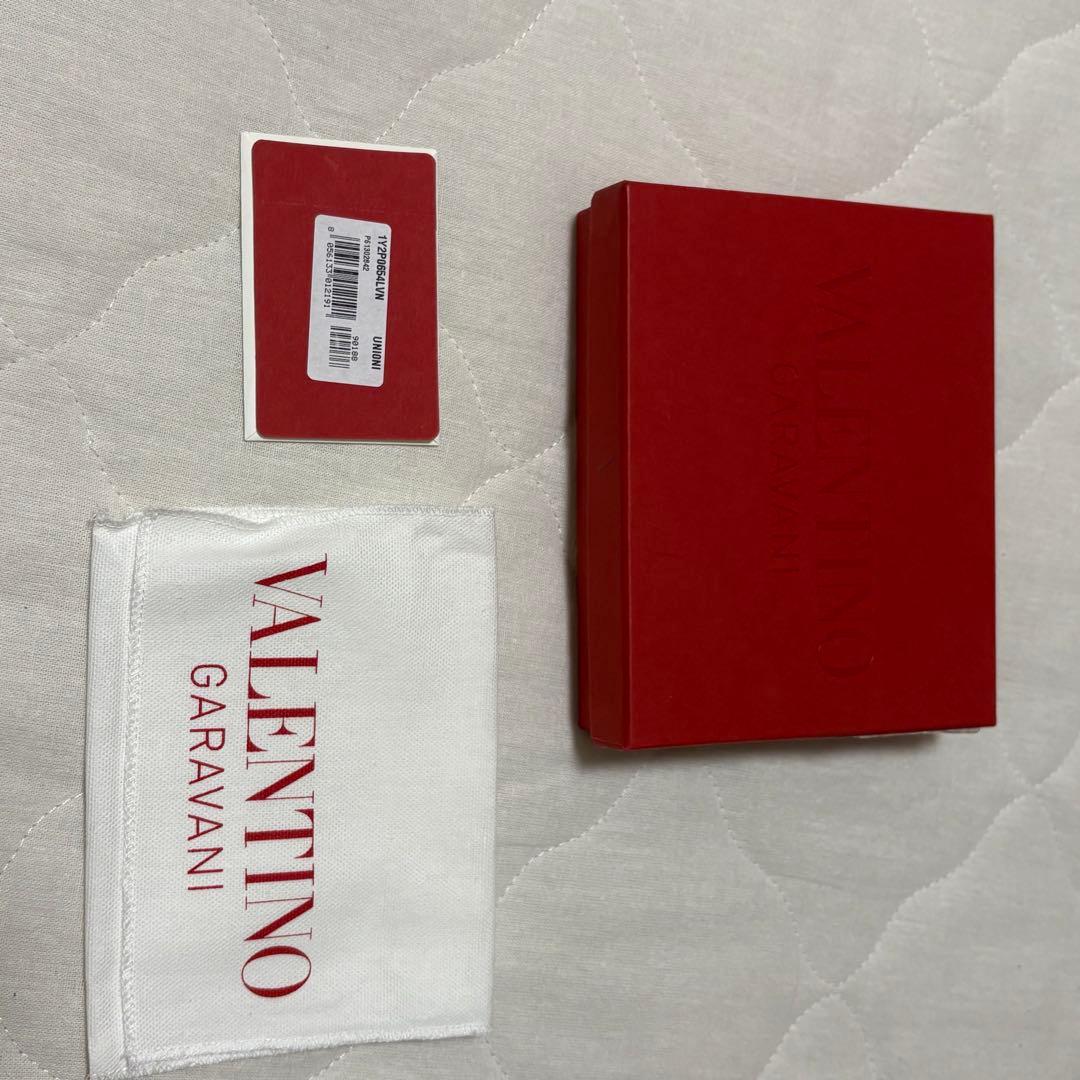 新品　VALENTINO VLTN 折り財布