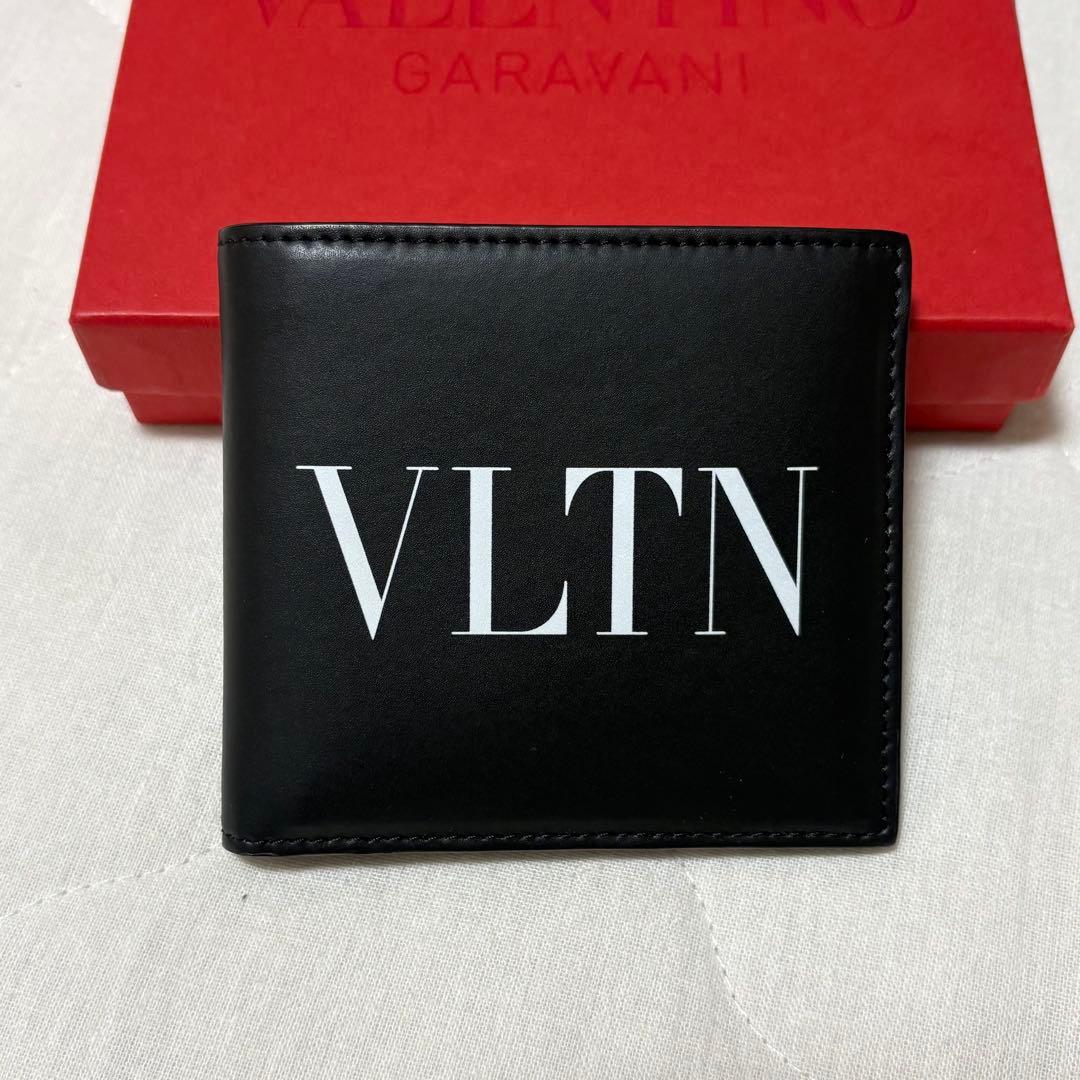 新品　VALENTINO VLTN 折り財布