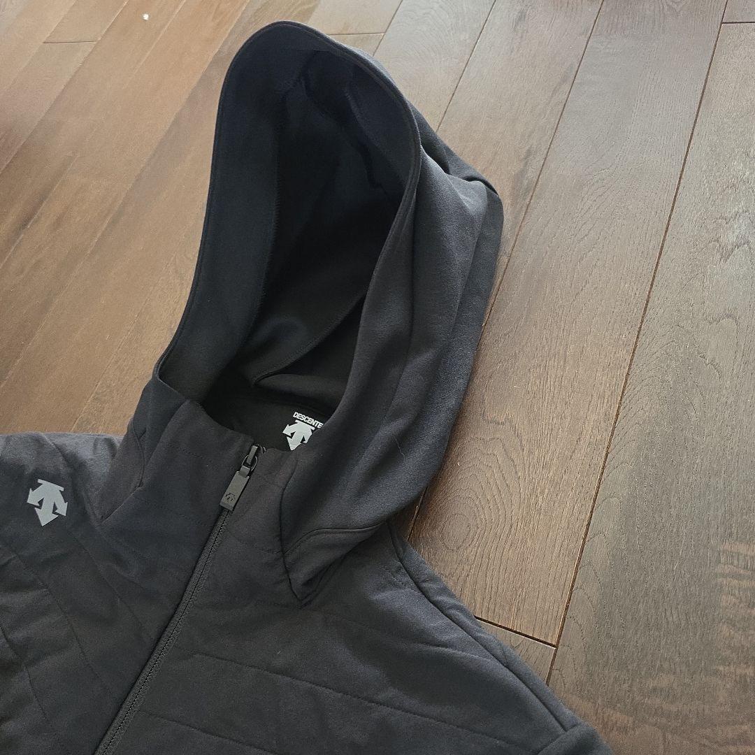 S.F.TECH フード付きジャージ上下セット 黒　DESCENTE　試着のみ