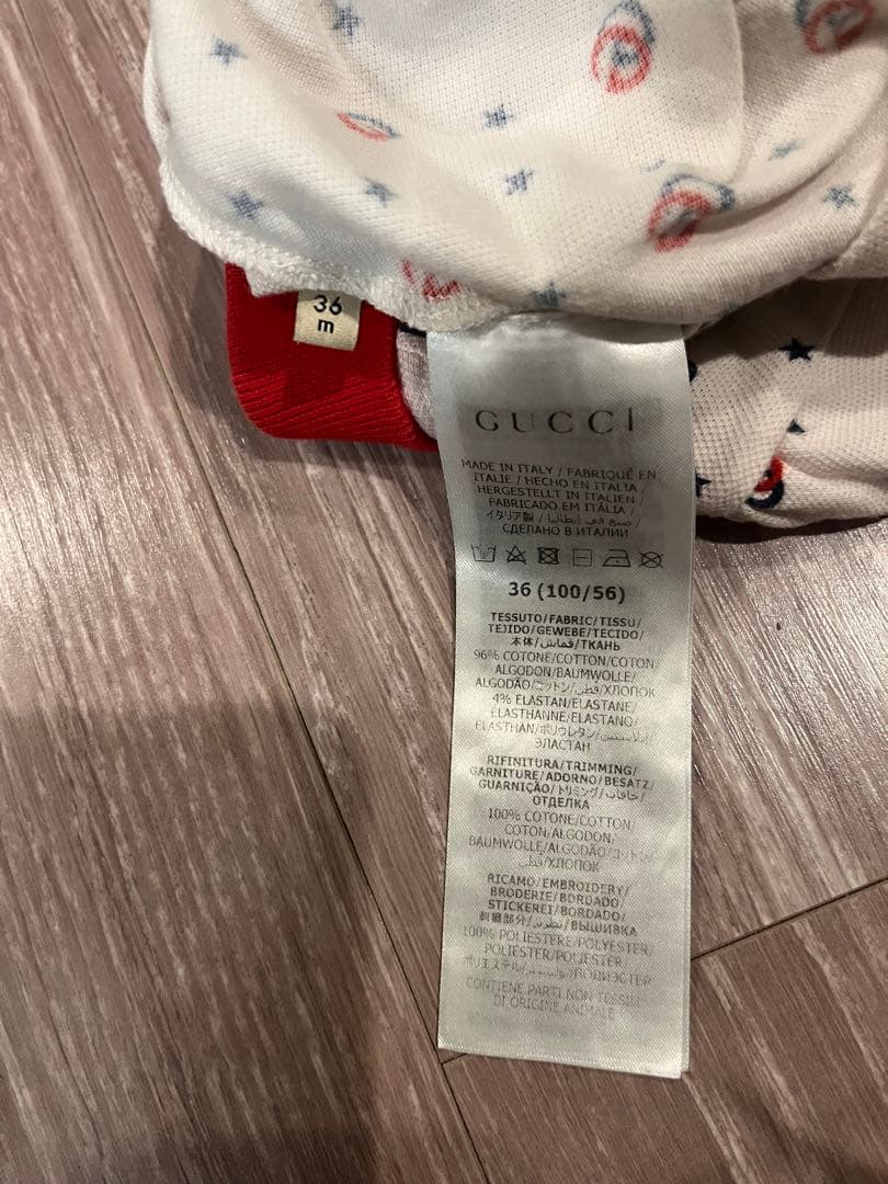 Gucci 半袖ワンピース 星柄　100cm 3y