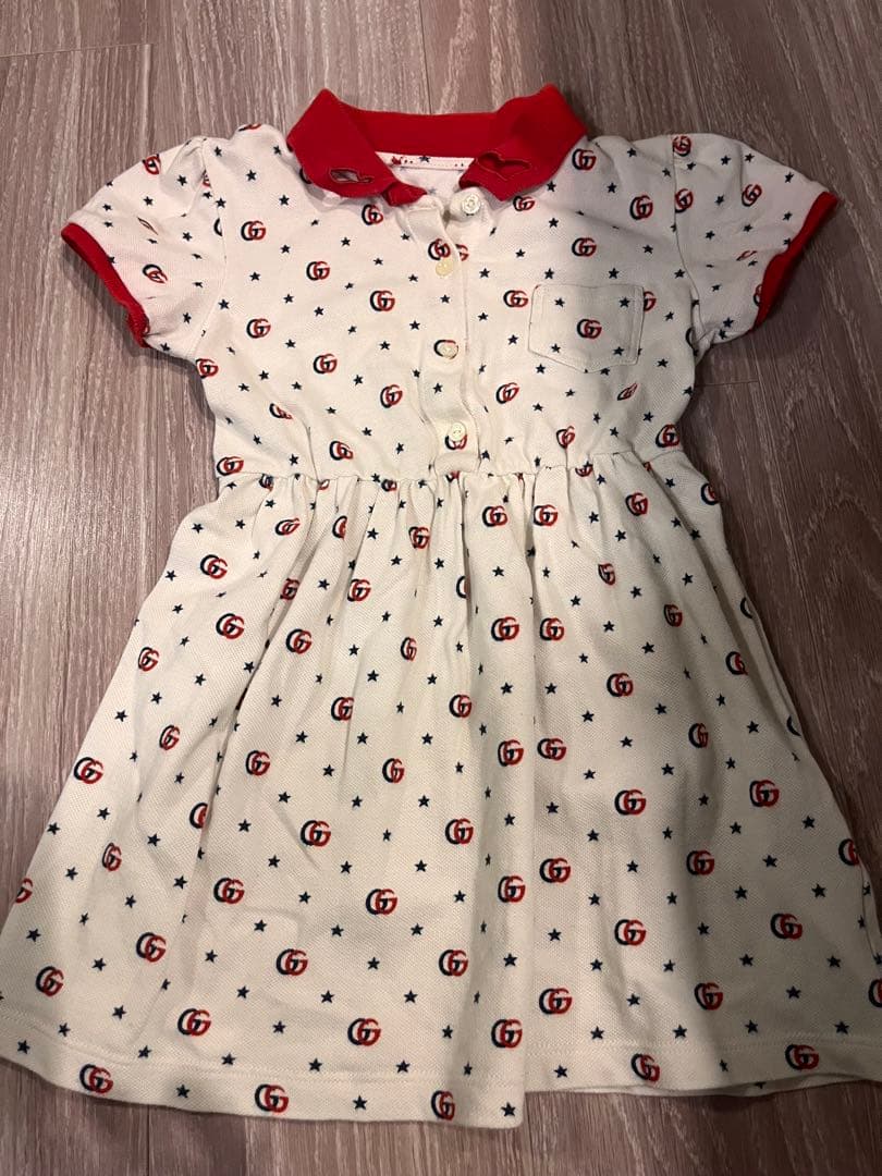 Gucci 半袖ワンピース 星柄　100cm 3y