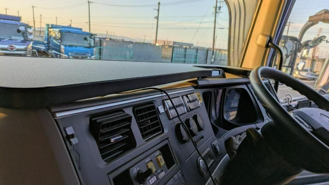 三菱 ふそう １７ スーパーグレート 専用 フロント テーブル