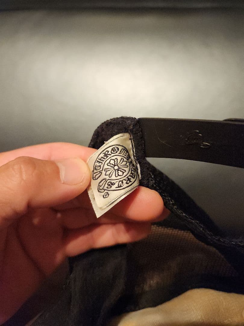 CHROME HEARTS トラッカーキャップ ホワイト/ブラック　破れ有り