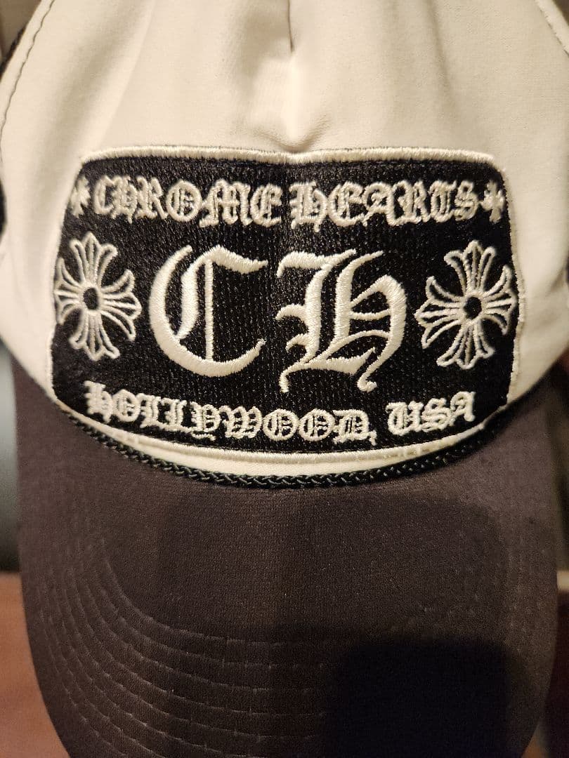 CHROME HEARTS トラッカーキャップ ホワイト/ブラック　破れ有り