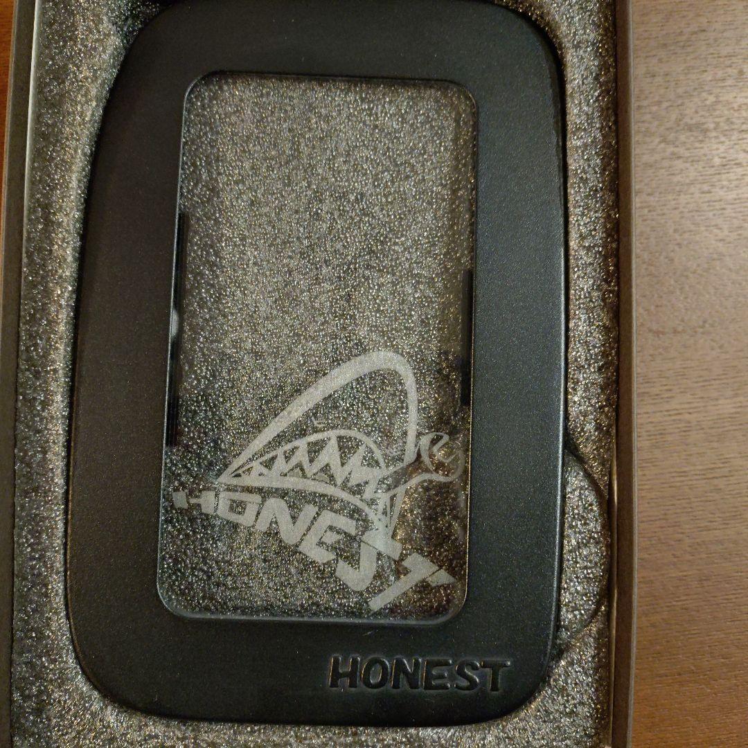 HONEST シャークロゴ ハイエース給油口カバー