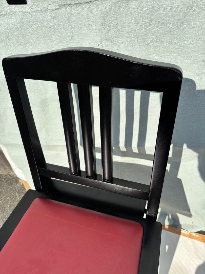 背もたれ付ピアノ椅子　足部フェルト付き　座面新品比較的きれい　スラットバック椅子