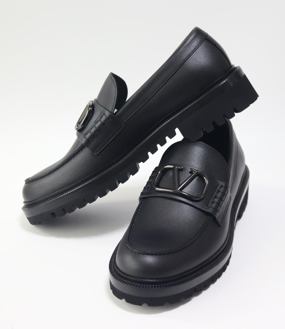 165,000円新品【ヴァレンティノ ガラヴァーニ】Vロゴ ローファー 黒 26