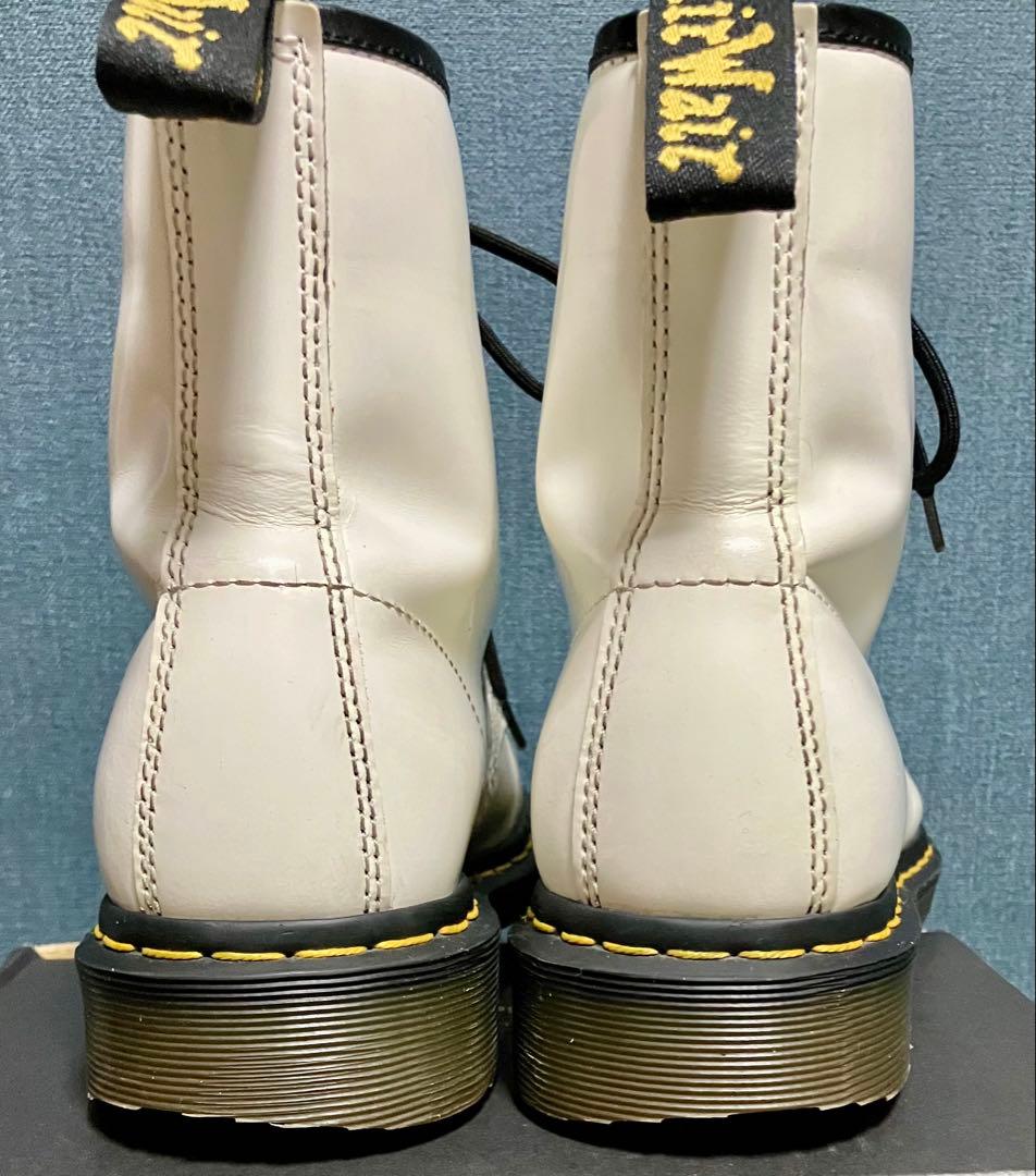 Dr.Martens ホワイト8ホール UK7