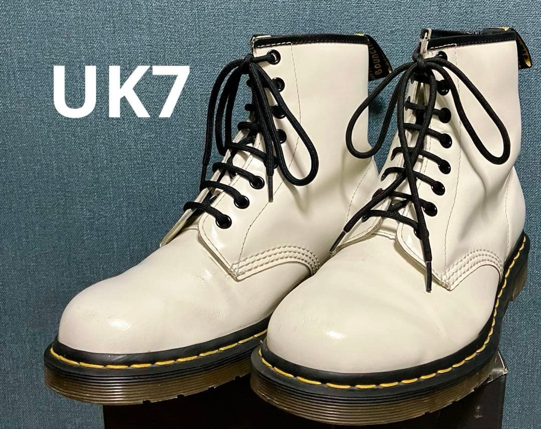 Dr.Martens ホワイト8ホール UK7