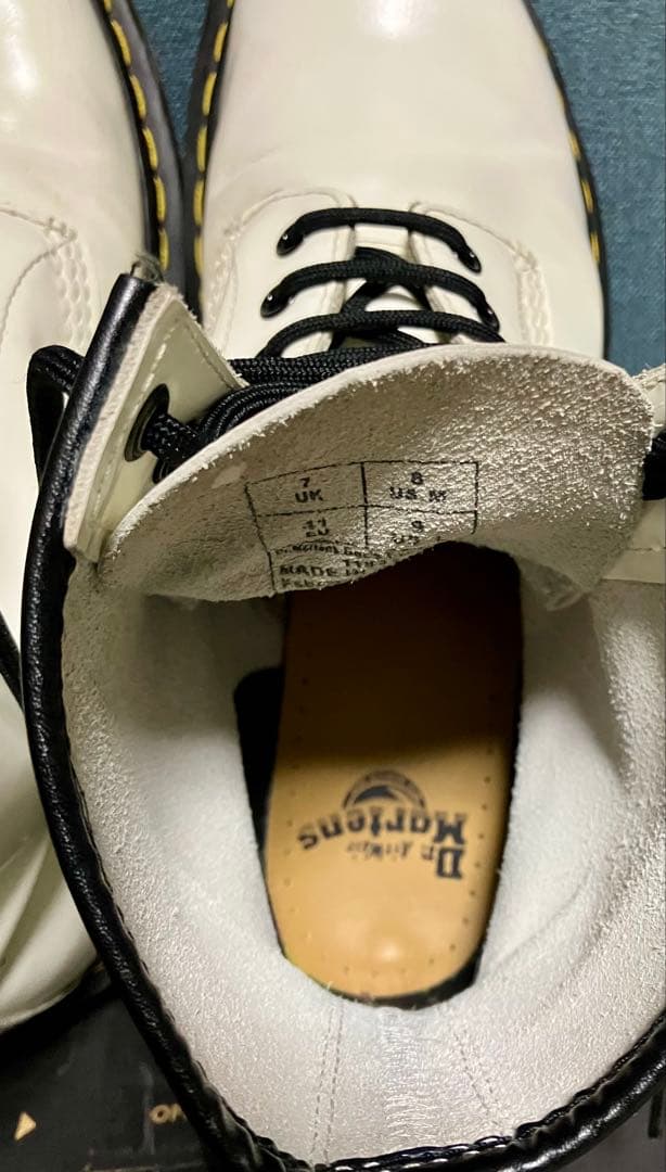 Dr.Martens ホワイト8ホール UK7