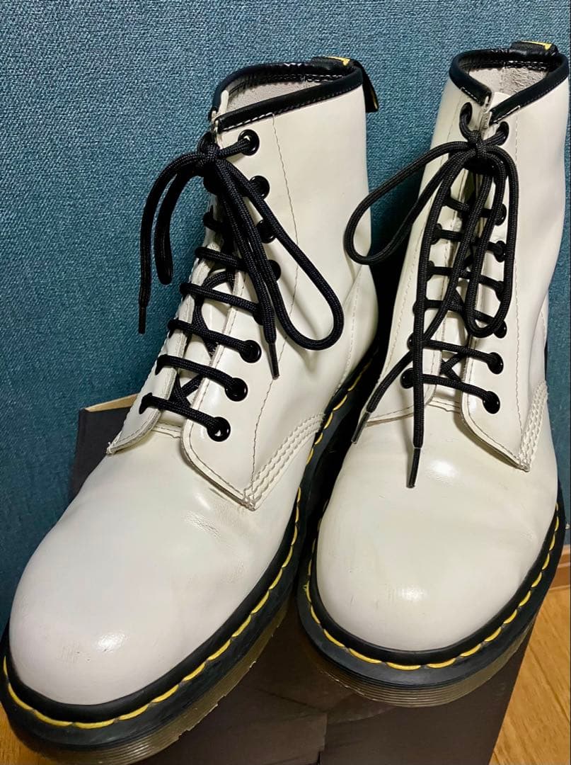 Dr.Martens ホワイト8ホール UK7