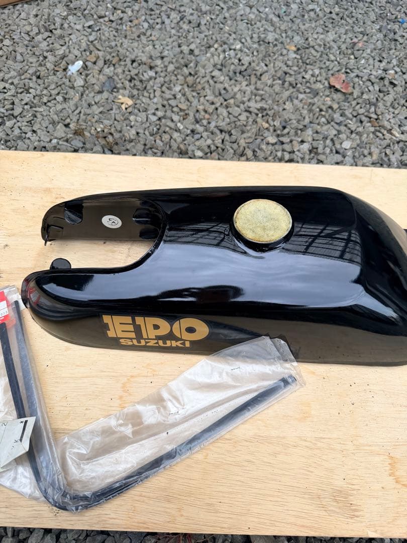 SUZUKI エポ 黒タンク