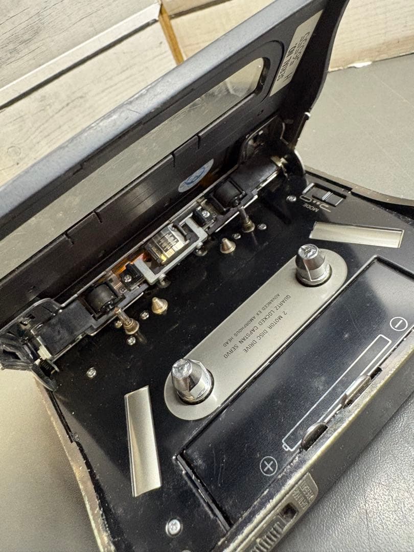 昭和レトロ　SONY カセットウォークマン　WM-DD9