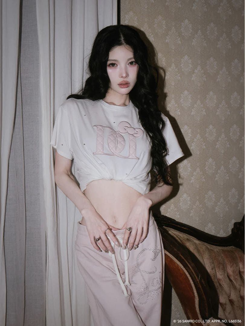 最安値☘️新品☘️ Hello DarichキルティングアップリケビジューTシャツ