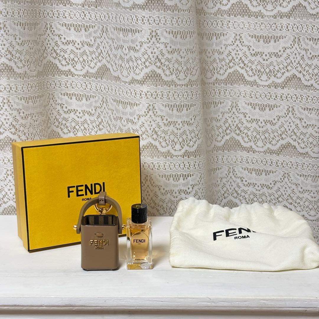 【美品】FENDI フェンディ 新品香水つき パフュームホルダー 香水ケース
