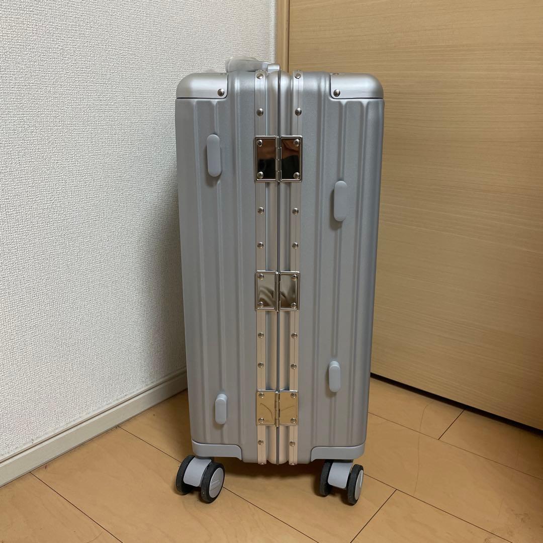 リベティ 多機能スーツケース マットシルバー Sサイズ 新品未使用