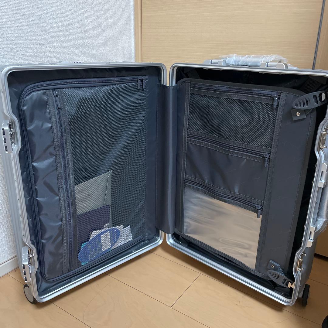 リベティ 多機能スーツケース マットシルバー Sサイズ 新品未使用