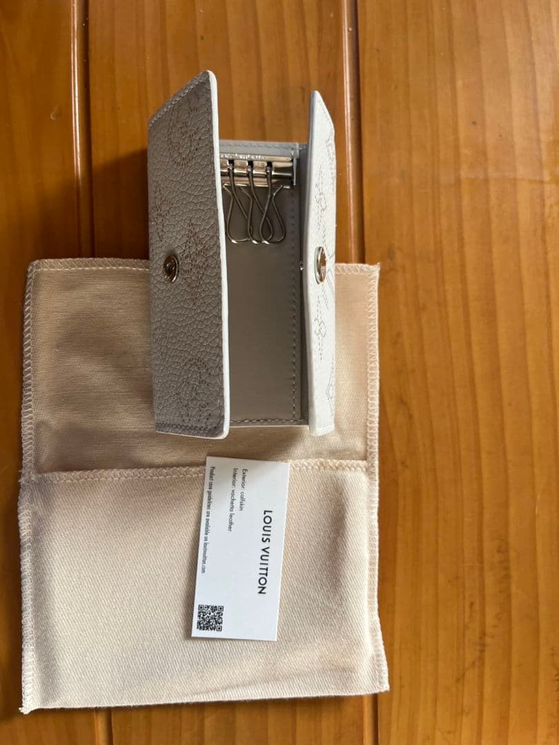 ルイ・ヴィトン キーケース ホワイト