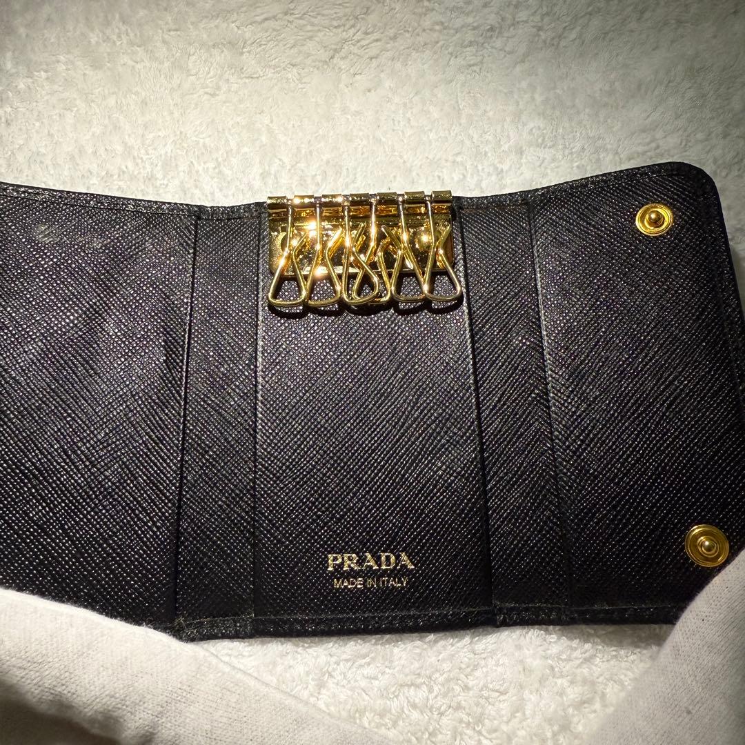 極美品＊ PRADA プラダサ フィアーノレザーキーケース