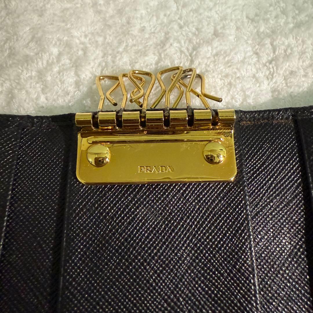 極美品＊ PRADA プラダサ フィアーノレザーキーケース