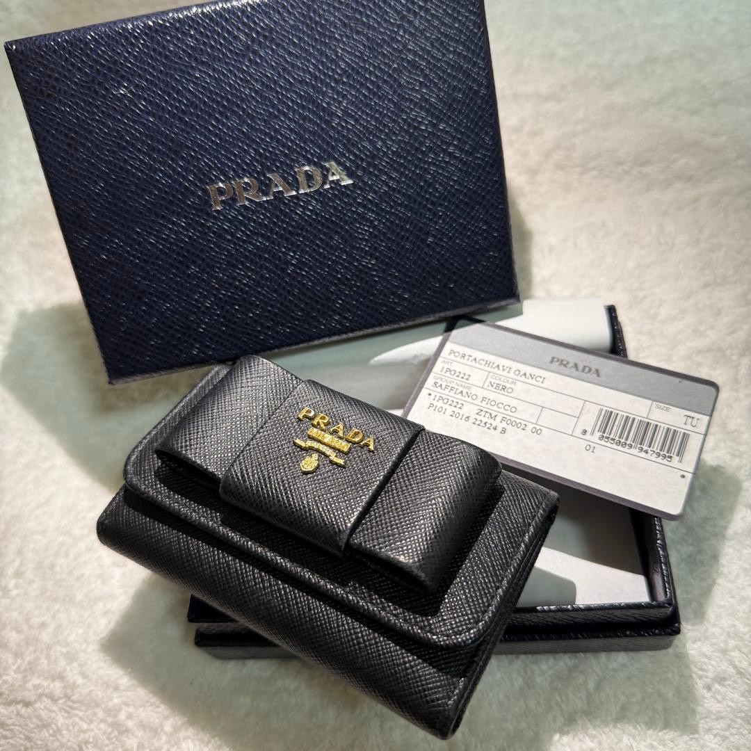 極美品＊ PRADA プラダサ フィアーノレザーキーケース