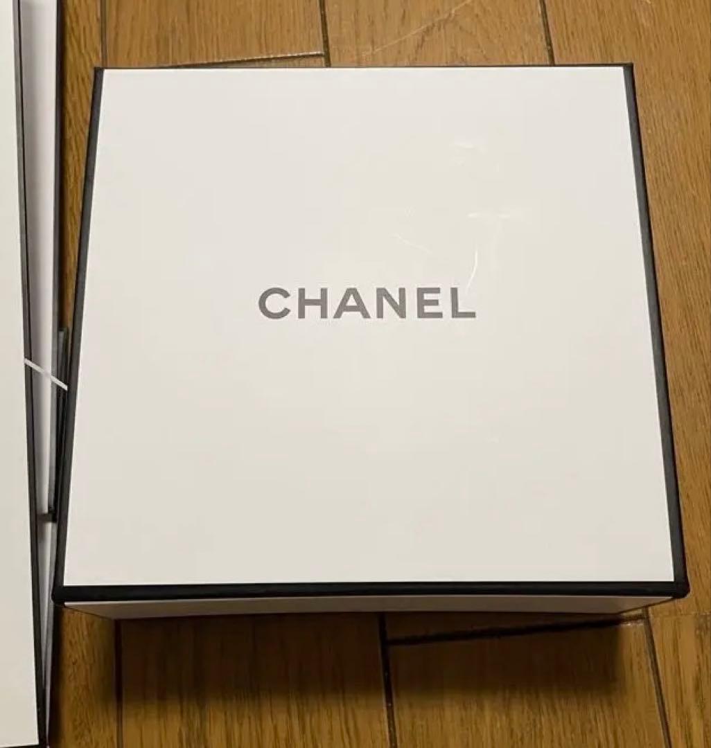 CHANEL ギフト　ハンドクリーム　リップクリーム　箱付き　ショッピングバッグ