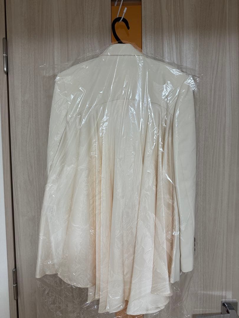 トレゾールバイラナ　バックドレープジャケット　 ホワイト　 テーラードジャケット