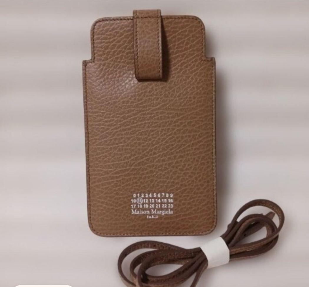 2995【未使用】メゾンマルジェラ　スマホショルダー　チェスナット