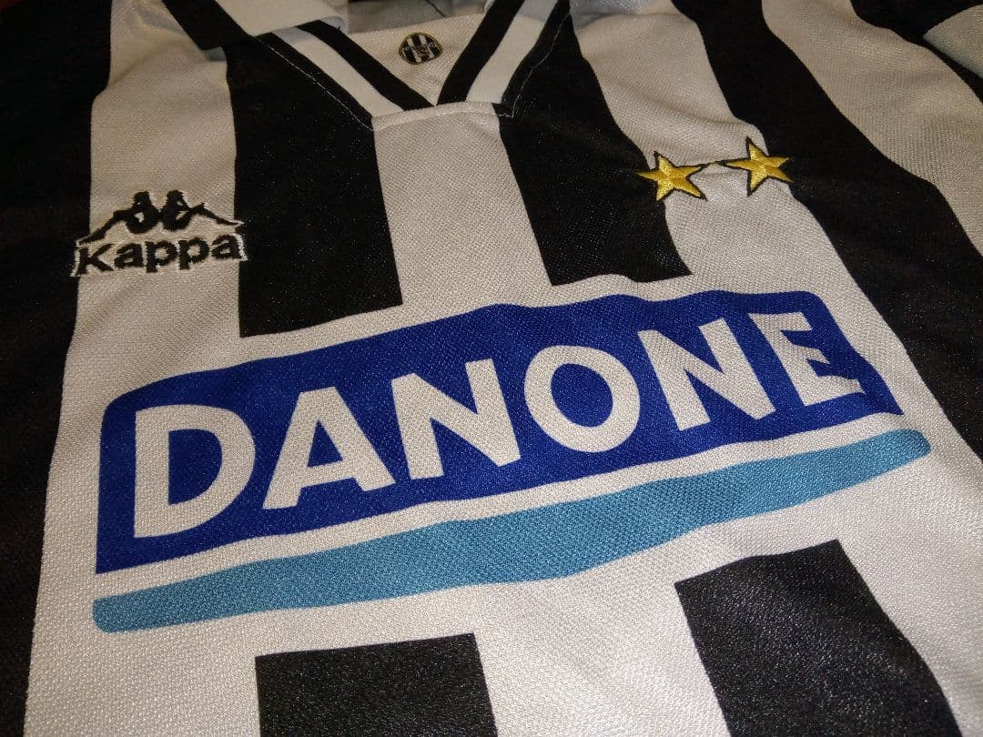 【匿名配送】【入手困難】ユベントス　白　黒　ユーべ　デルピエロ　バッジオ　カッパ