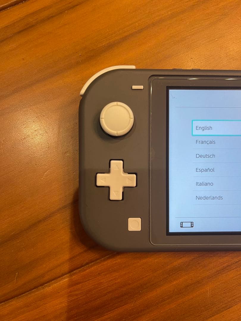 任天堂Switchライト　ケース付き　美品